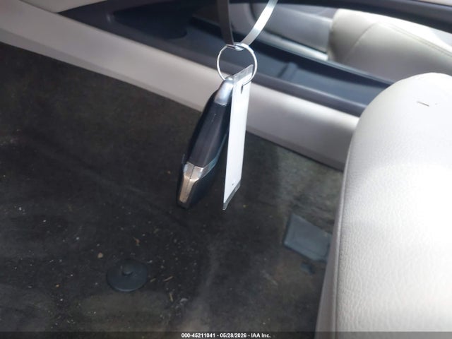 45211041 :رقم المزاد ، 3LN6L2G90GR626994 vin ، 2016 Lincoln Mkz مزاد بيع