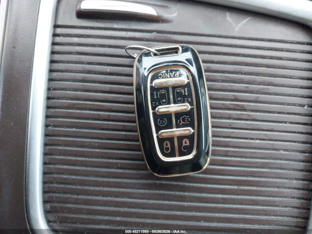 45211080 :رقم المزاد ، 2C4RC1EG6HR757044 vin ، 2017 Chrysler Pacifica Touring-l Plus مزاد بيع