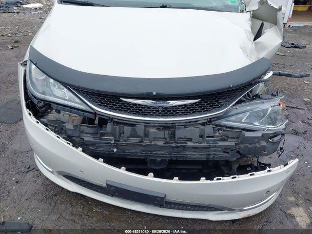 45211080 :رقم المزاد ، 2C4RC1EG6HR757044 vin ، 2017 Chrysler Pacifica Touring-l Plus مزاد بيع