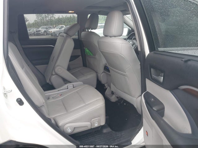 Продажа на аукционе авто 2015 Toyota Highlander Limited V6, vin: 5TDDKRFH7FS161643, номер лота: 45211087