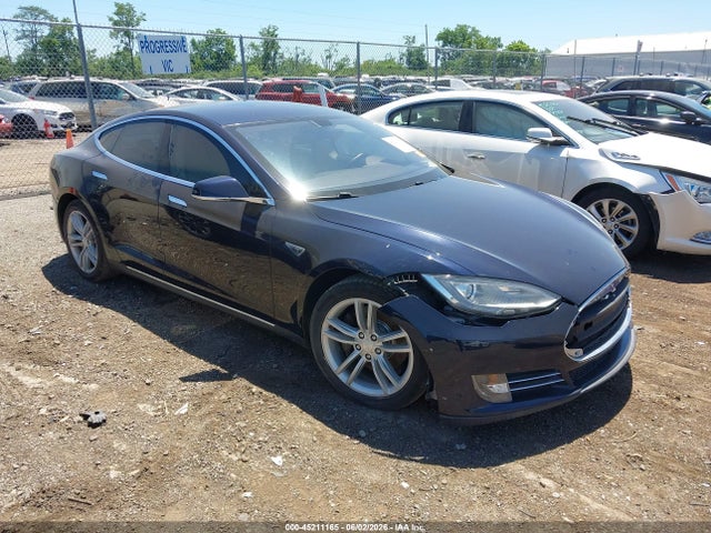45211165 :رقم المزاد ، 5YJSA1CG2DFP14689 vin ، 2013 Tesla Model S مزاد بيع