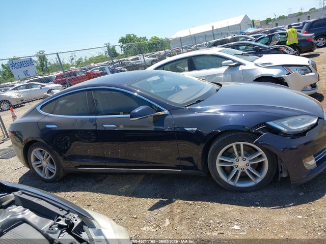 45211165 :رقم المزاد ، 5YJSA1CG2DFP14689 vin ، 2013 Tesla Model S مزاد بيع