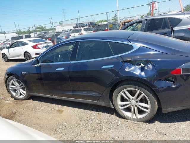 45211165 :رقم المزاد ، 5YJSA1CG2DFP14689 vin ، 2013 Tesla Model S مزاد بيع