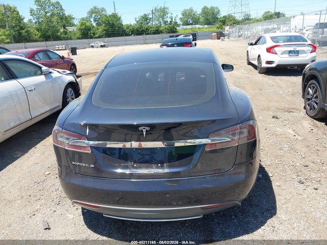 45211165 :رقم المزاد ، 5YJSA1CG2DFP14689 vin ، 2013 Tesla Model S مزاد بيع