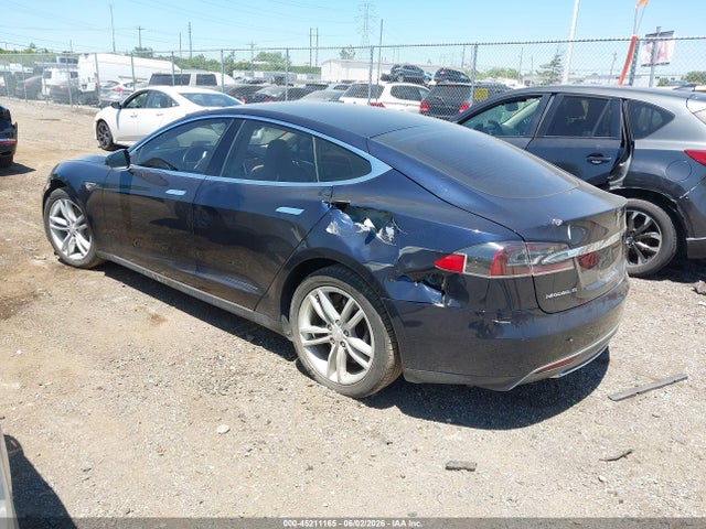 45211165 :رقم المزاد ، 5YJSA1CG2DFP14689 vin ، 2013 Tesla Model S مزاد بيع