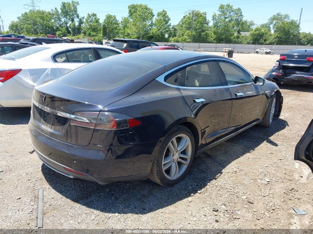 45211165 :رقم المزاد ، 5YJSA1CG2DFP14689 vin ، 2013 Tesla Model S مزاد بيع