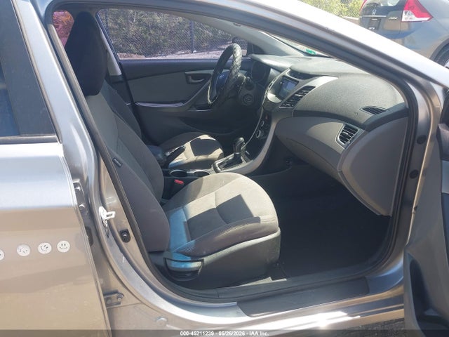 Продажа на аукционе авто 2016 Hyundai Elantra Se, vin: 5NPDH4AEXGH705560, номер лота: 45211239
