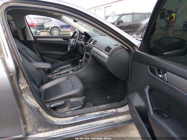 1VWBN7A3XEC069048 Volkswagen Passat 2.0l Tdi Se