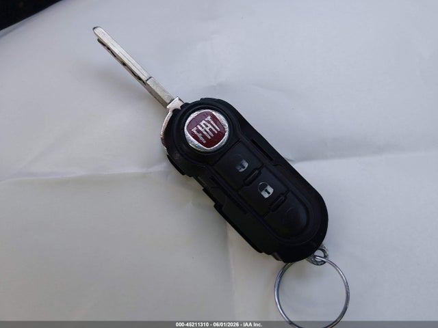 45211310 :رقم المزاد ، 3C3CFFAR7DT709484 vin ، 2013 Fiat 500 Pop مزاد بيع