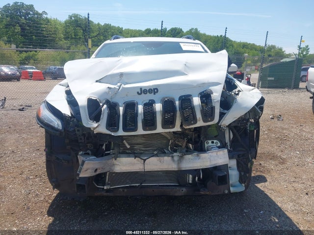 45211332 :رقم المزاد ، 1C4PJLCB2JD621129 vin ، 2018 Jeep Cherokee Latitude Fwd مزاد بيع