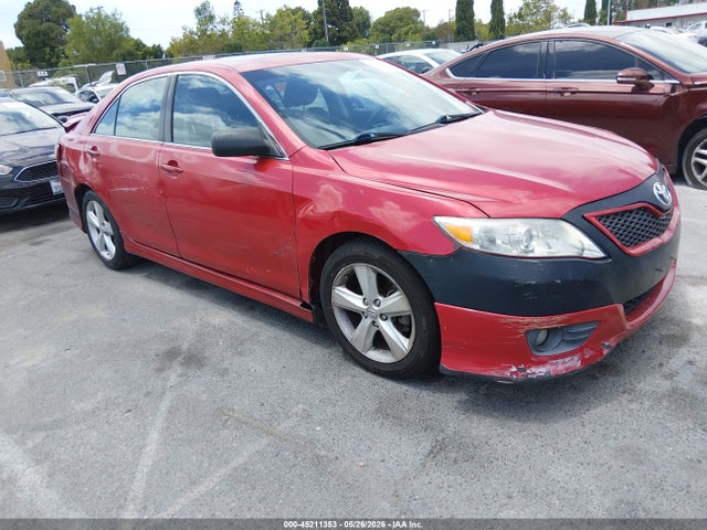 45211353 :رقم المزاد ، 4T1BF3EK3BU712285 vin ، 2011 Toyota Camry Se مزاد بيع