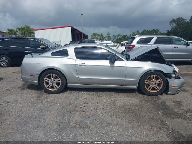 45211521 :رقم المزاد ، 1ZVBP8AM9D5246023 vin ، 2013 Ford Mustang V6 مزاد بيع