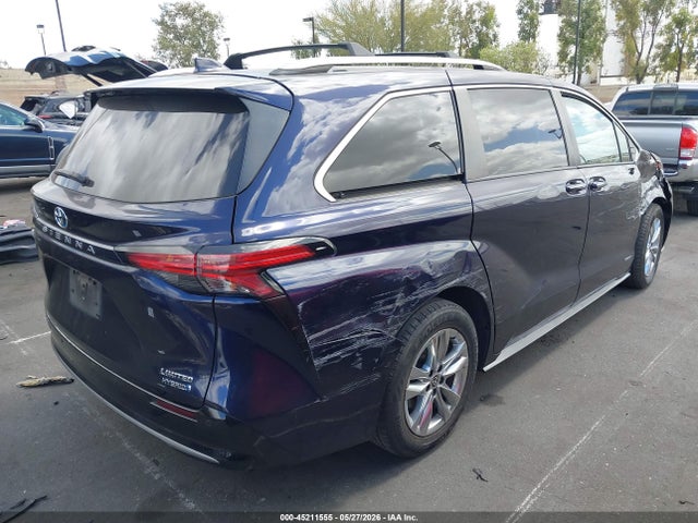 Toyota Sienna Limited 2021 5TDZRKECXMS044120 Image 17