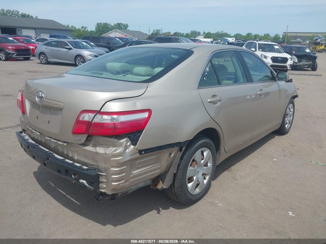 45211577 :رقم المزاد ، 4T1BE46K17U652778 vin ، 2007 Toyota Camry Le مزاد بيع