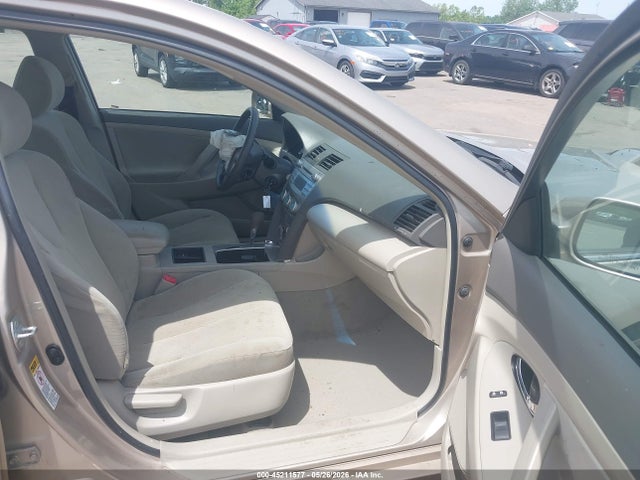 45211577 :رقم المزاد ، 4T1BE46K17U652778 vin ، 2007 Toyota Camry Le مزاد بيع