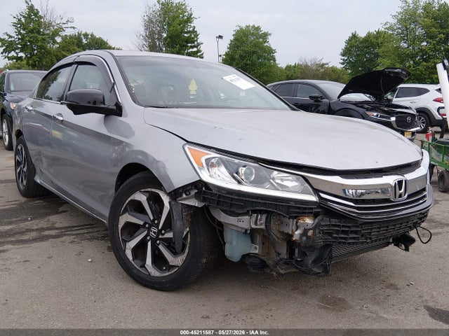 2016 1HGCR2F88GA163917 main image
