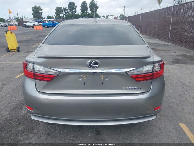 Lexus ES 300H 2016 JTHBW1GG0G2110625 Image 16
