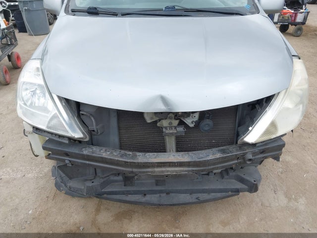 2011 Nissan Versa 1.8s მანქანა იყიდება აუქციონზე, vin: 3N1BC1CP5BL484805, აუქციონის ნომერი: 45211644