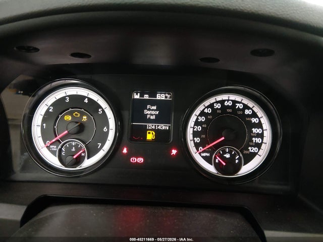 45211669 :رقم المزاد ، 1C6RR7TT0HS696670 vin ، 2017 Ram 1500 Slt مزاد بيع
