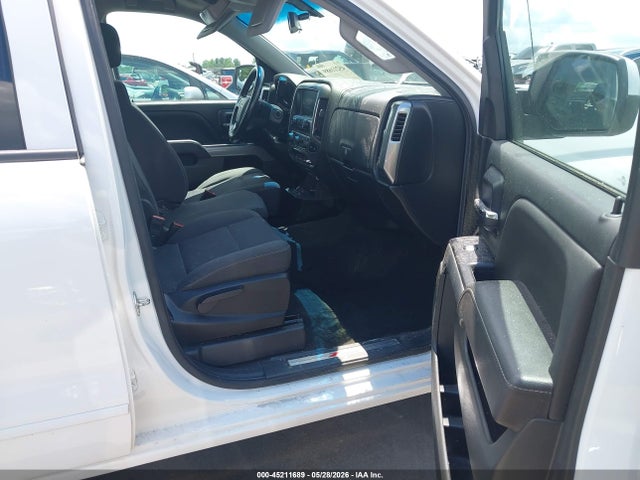 45211689 :رقم المزاد ، 3GCUKREC3JG107222 vin ، 2018 Chevrolet Silverado 1500 2lt مزاد بيع