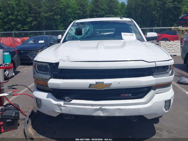 45211689 :رقم المزاد ، 3GCUKREC3JG107222 vin ، 2018 Chevrolet Silverado 1500 2lt مزاد بيع
