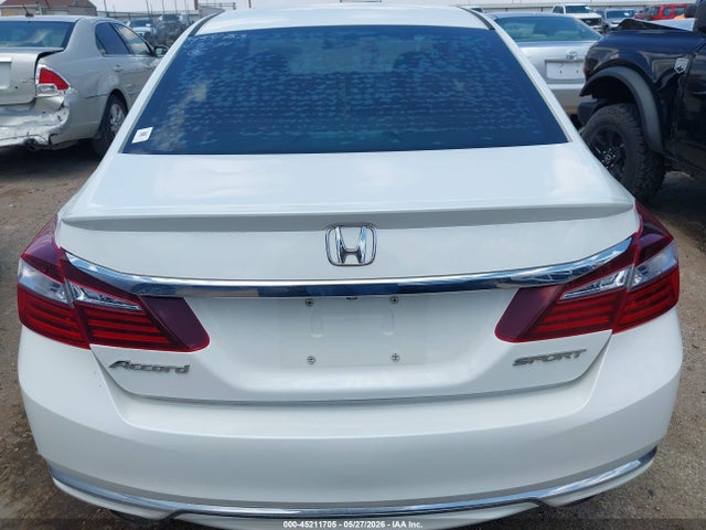 45211705 :رقم المزاد ، 1HGCR2F55HA297646 vin ، 2017 Honda Accord Sport مزاد بيع