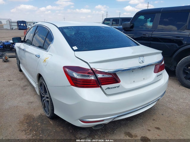 45211705 :رقم المزاد ، 1HGCR2F55HA297646 vin ، 2017 Honda Accord Sport مزاد بيع