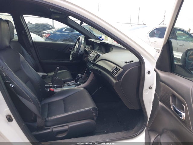 45211705 :رقم المزاد ، 1HGCR2F55HA297646 vin ، 2017 Honda Accord Sport مزاد بيع