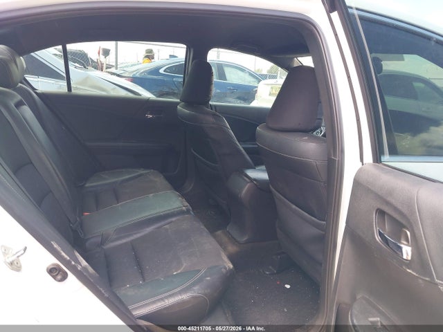 45211705 :رقم المزاد ، 1HGCR2F55HA297646 vin ، 2017 Honda Accord Sport مزاد بيع