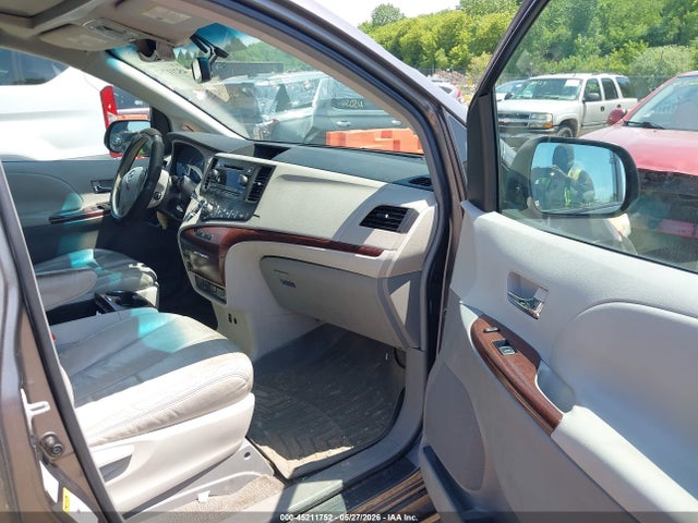 2011 Toyota Sienna Xle მანქანა იყიდება აუქციონზე, vin: 5TDDK3DC4BS017773, აუქციონის ნომერი: 45211752