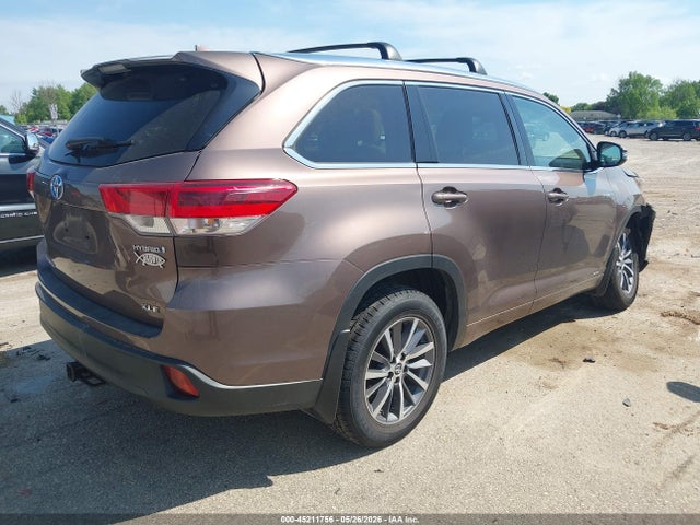 45211756 :رقم المزاد ، 5TDJGRFH8HS022886 vin ، 2017 Toyota Highlander Hybrid Xle مزاد بيع