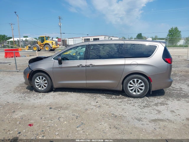 Продаж на аукціоні авто 2017 Chrysler Pacifica Touring, vin: 2C4RC1DG5HR536195, номер лоту: 45211762