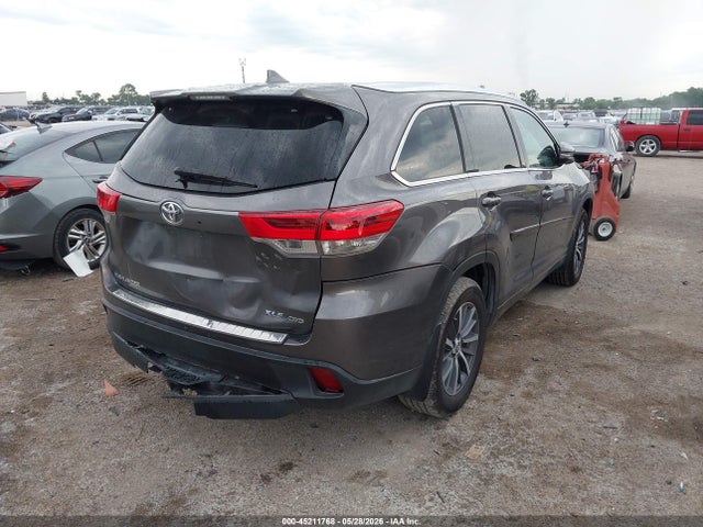 45211768 :رقم المزاد ، 5TDJZRFH0HS518534 vin ، 2017 Toyota Highlander Xle مزاد بيع
