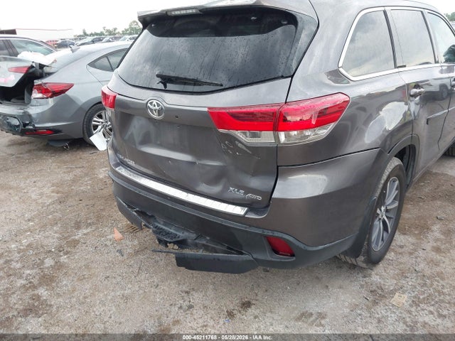 45211768 :رقم المزاد ، 5TDJZRFH0HS518534 vin ، 2017 Toyota Highlander Xle مزاد بيع