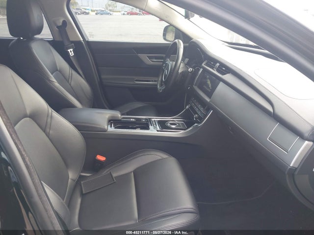 SAJBJ4FX1KCY79223 Jaguar Xf 25t Premium