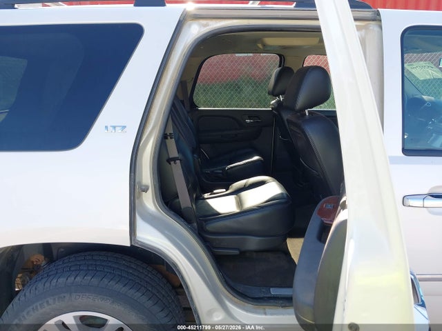 45211799 :رقم المزاد ، 1GNSKCE08BR250833 vin ، 2011 Chevrolet Tahoe Ltz مزاد بيع