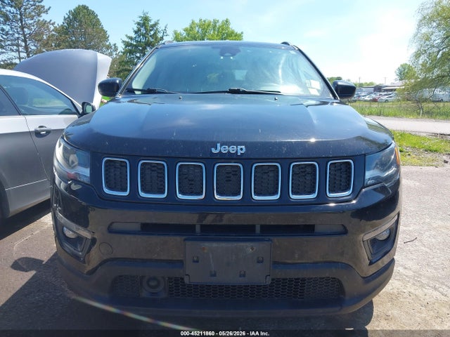 45211860 :رقم المزاد ، 3C4NJDBB1JT393648 vin ، 2018 Jeep Compass Latitude 4x4 مزاد بيع