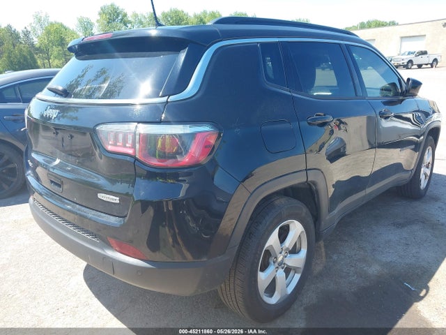 45211860 :رقم المزاد ، 3C4NJDBB1JT393648 vin ، 2018 Jeep Compass Latitude 4x4 مزاد بيع