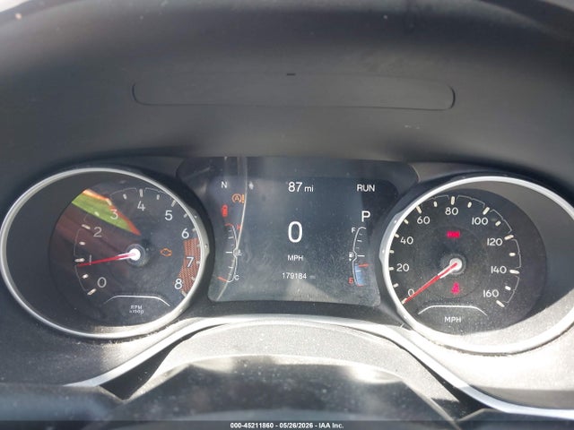 45211860 :رقم المزاد ، 3C4NJDBB1JT393648 vin ، 2018 Jeep Compass Latitude 4x4 مزاد بيع