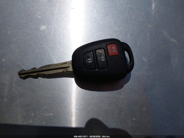 JTMBFREV9HJ154020 Toyota RAV4 LE