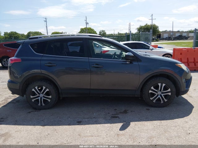 JTMBFREV9HJ154020 Toyota RAV4 LE