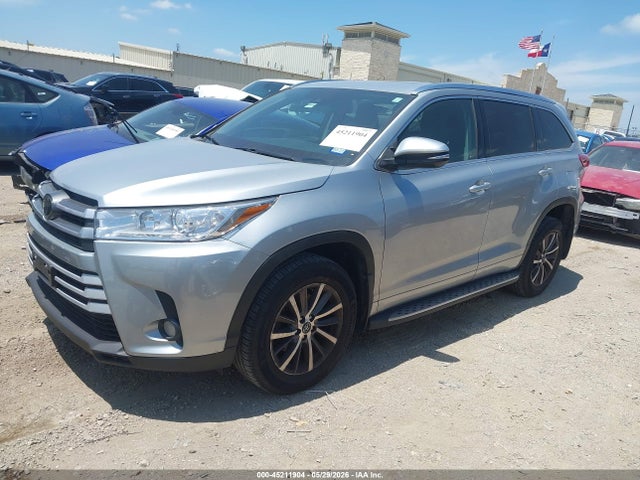 Toyota Highlander Xle 2017 5TDKZRFH2HS207143 Image 2