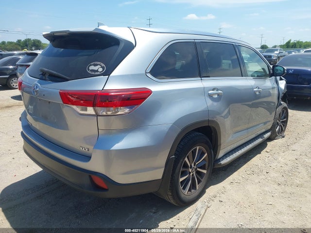 Toyota Highlander Xle 2017 5TDKZRFH2HS207143 Image 4