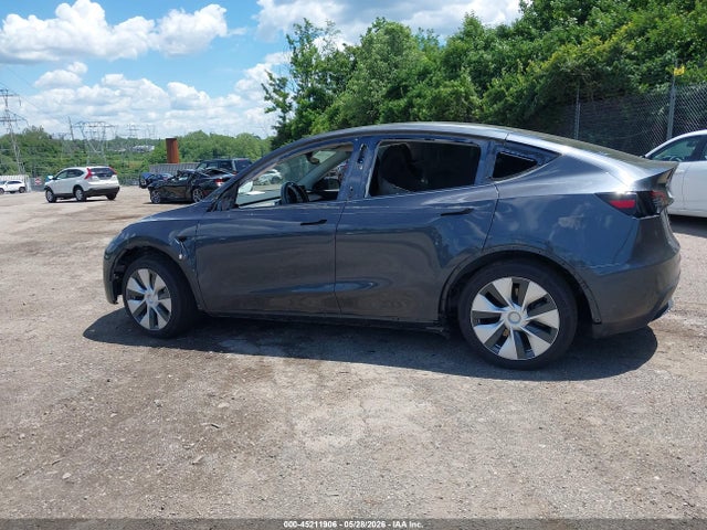 2022 Tesla Model Y Long Range Dual Motor All-wheel Drive მანქანა იყიდება აუქციონზე, vin: 7SAYGDEE6NF324155, აუქციონის ნომერი: 45211906
