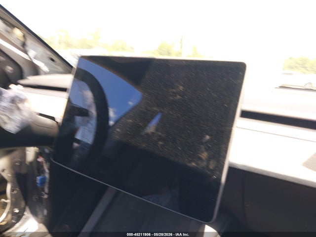 2022 Tesla Model Y Long Range Dual Motor All-wheel Drive მანქანა იყიდება აუქციონზე, vin: 7SAYGDEE6NF324155, აუქციონის ნომერი: 45211906