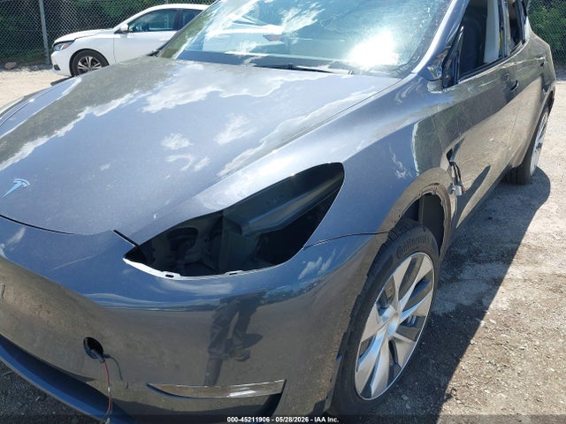 2022 Tesla Model Y Long Range Dual Motor All-wheel Drive მანქანა იყიდება აუქციონზე, vin: 7SAYGDEE6NF324155, აუქციონის ნომერი: 45211906