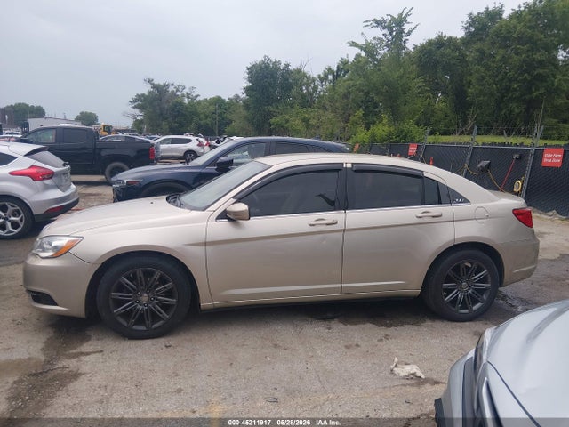 2014 Chrysler 200 Touring მანქანა იყიდება აუქციონზე, vin: 1C3CCBBB5EN191038, აუქციონის ნომერი: 45211917