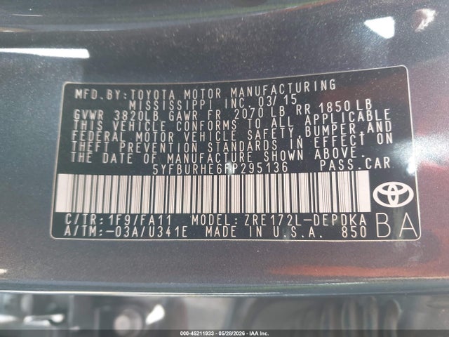 45211933 :رقم المزاد ، 5YFBURHE6FP295136 vin ، 2015 Toyota Corolla L مزاد بيع