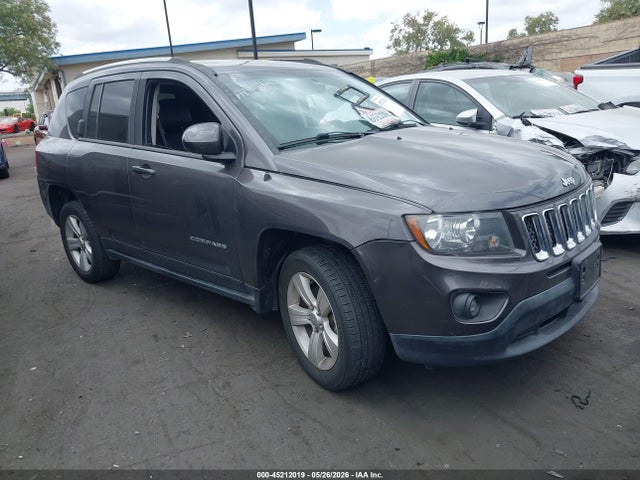 2015 1C4NJCEA5FD402409 main image