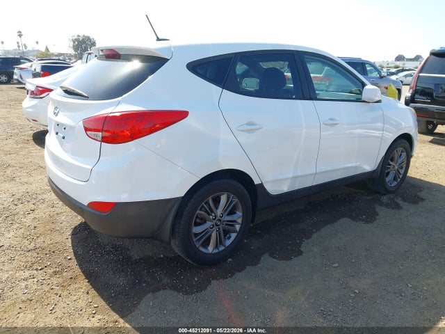 KM8JT3AF5FU008270 Hyundai TUCSON GLS